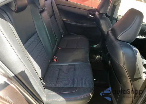 2015 Toyota Camry Le z USA, uszkodzony, nr VIN 4T1BF1FK6FU060352